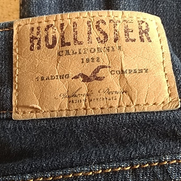 Hollister super skinny destressed jeans. - Picture 10 of 12